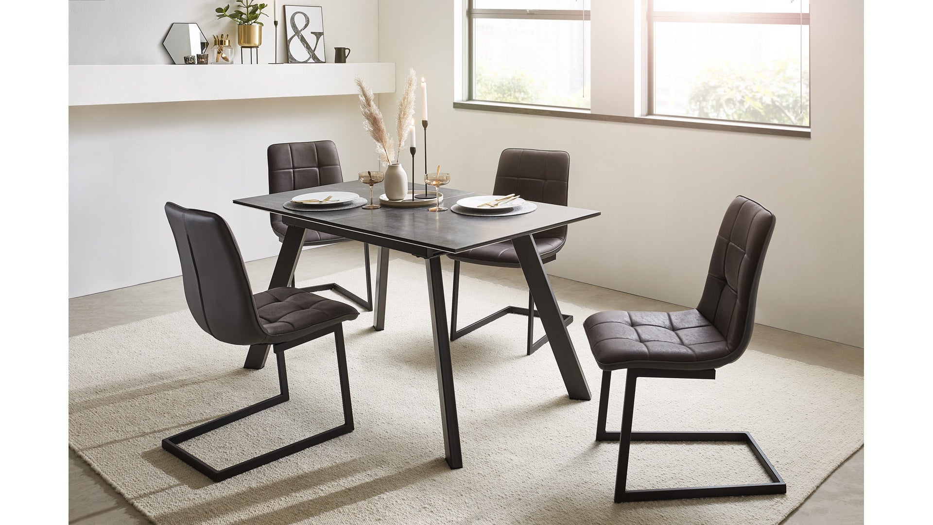 HEIKO dining table