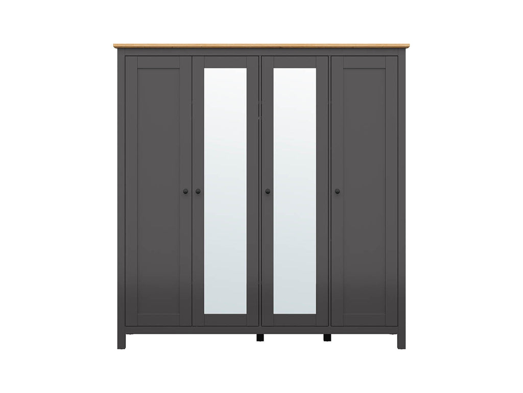 Hesen — Wardrobe