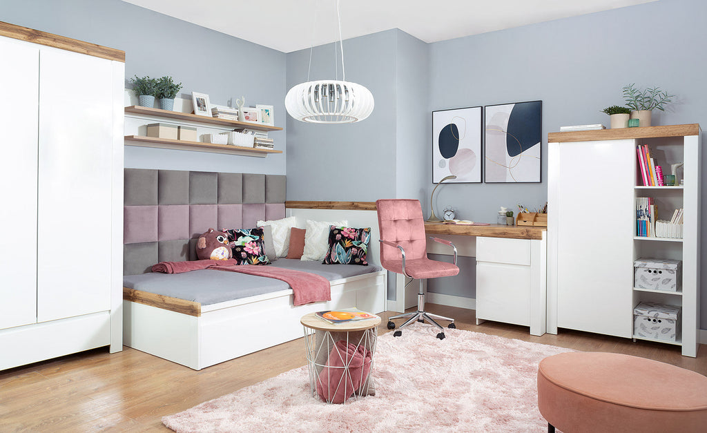 Holten — Wardrobe