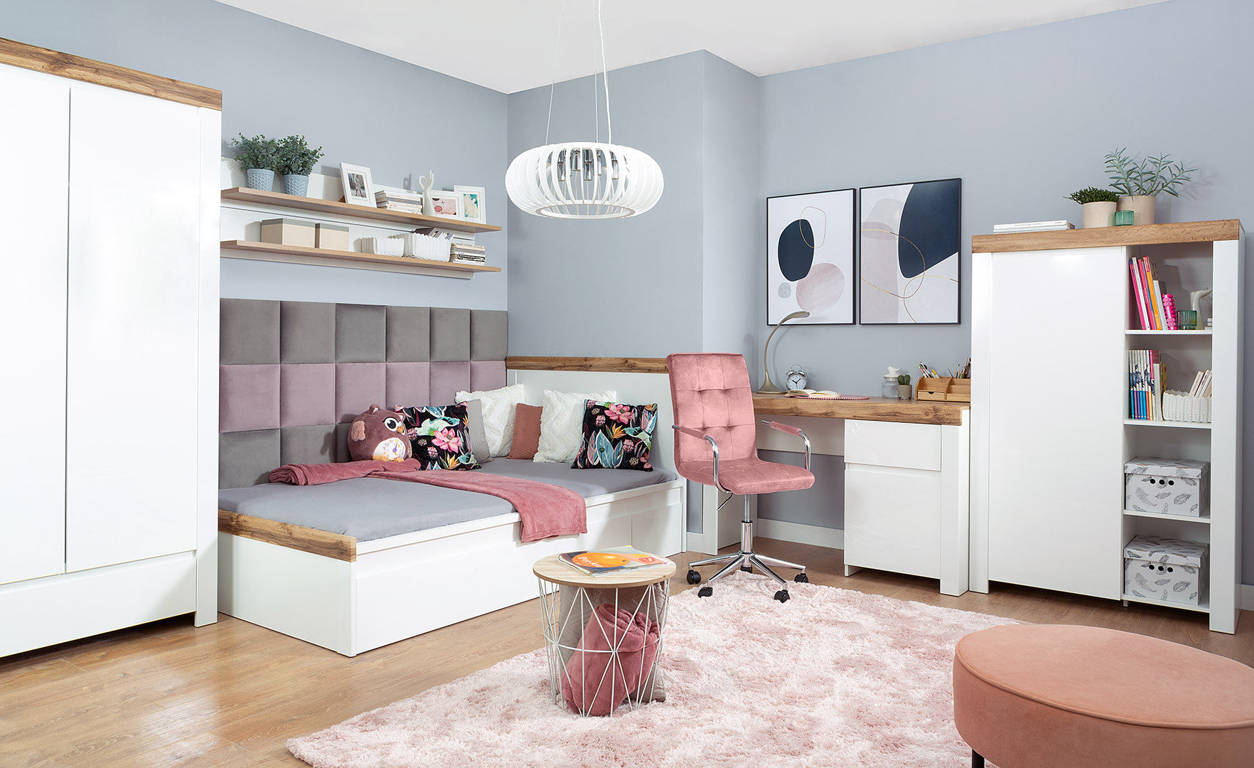 Holten — Wardrobe